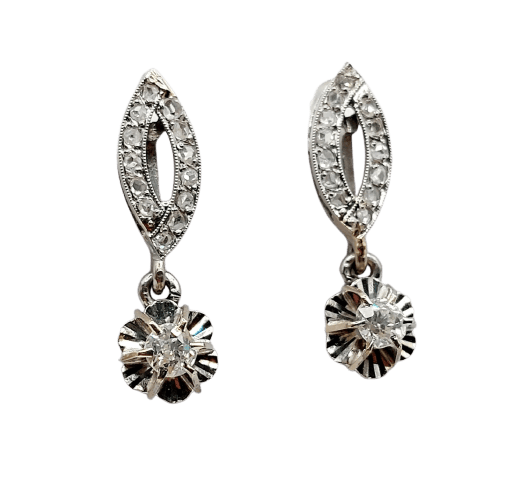 Boucles d'oreilles Art déco - Dormeuses en or blanc 18k, platine et diamants 58 Facettes A07808
