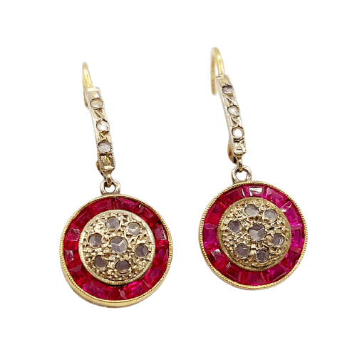 Boucles d'oreilles Dormeuses antiques en or 18k, rubis synthétiques et diamants 58 Facettes A07825