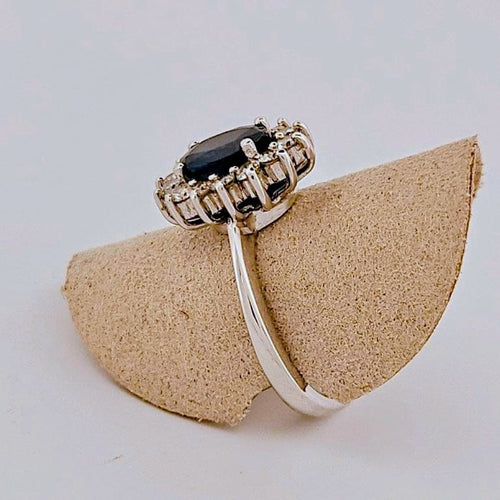 Bague 57 Bague entourage en or blanc 18 carats, saphir et diamants 58 Facettes 2690373