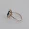 Bague 57 Bague entourage en or blanc 18 carats, saphir et diamants 58 Facettes 2690373