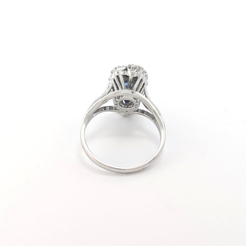 Bague 56 Bague marquise en or blanc, saphir et diamants 58 Facettes 38096