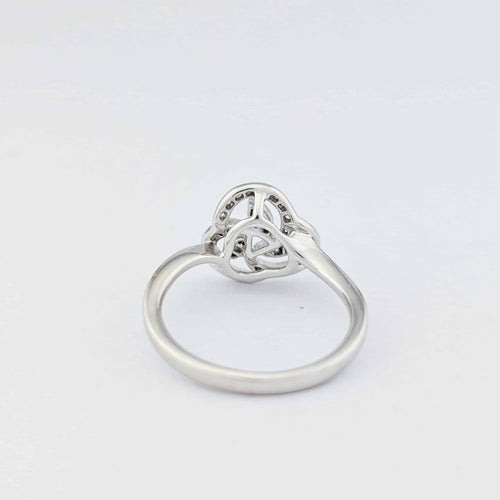 https://18carats.fr/wp-content/uploads/2025/11/33734-33794-Bague-en-or-blanc-et-diamant-scaled.jpg