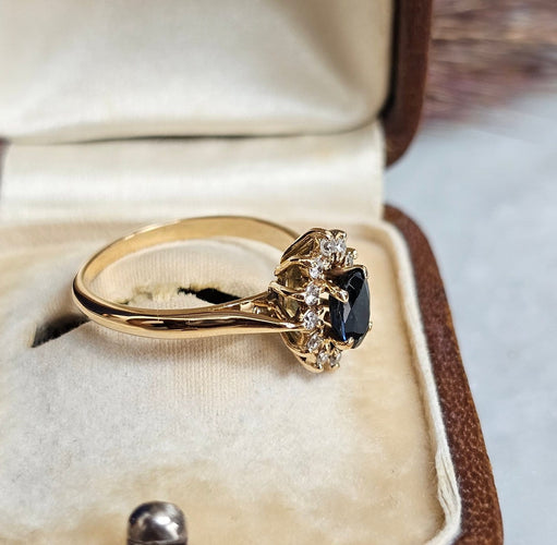 Bague 51 Bague marguerite en or jaune, saphir et diamants 58 Facettes 758