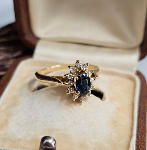 Bague 51 Bague marguerite en or jaune, saphir et diamants 58 Facettes 758
