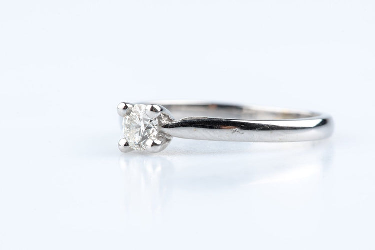 Bague 53 Bague solitaire en or blanc 18K et diamant 0,25 ct 58 Facettes BG203703-107