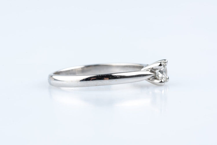 Bague 53 Bague solitaire en or blanc 18K et diamant 0,25 ct 58 Facettes BG203703-107