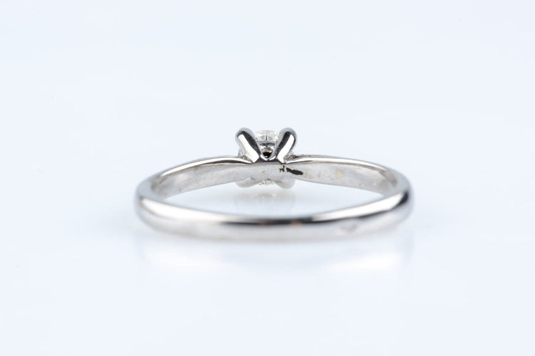 Bague 53 Bague solitaire en or blanc 18K et diamant 0,25 ct 58 Facettes BG203703-107