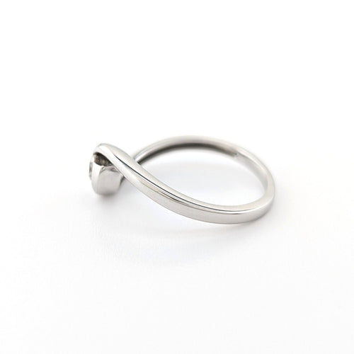 https://18carats.fr/wp-content/uploads/2026/07/37904-38561-Bague-en-or-blanc-et-diamants-scaled.jpg