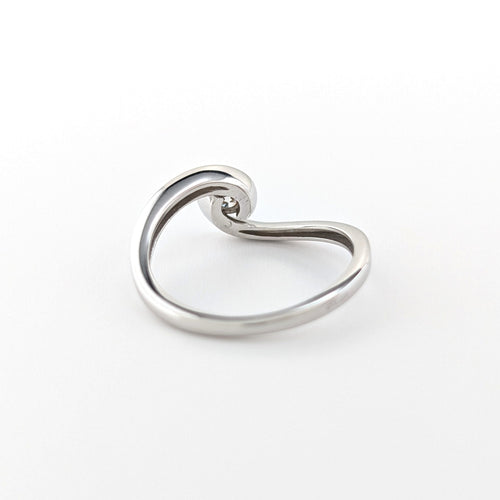 https://18carats.fr/wp-content/uploads/2026/07/37904-38562-Bague-en-or-blanc-et-diamants-scaled.jpg