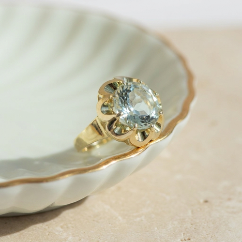 https://cdn.shopify.com/s/files/1/0442/6560/3235/files/Vintage-Bergkristall-Ring-aus-14K-Gold-Honey-Je-49.png?v=1791026695