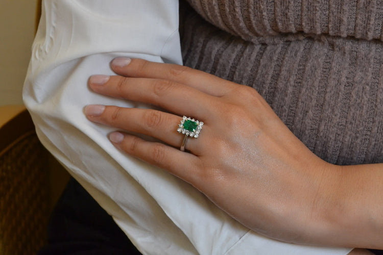 Bague 55 Bague vintage en platine, émeraude et diamants 58 Facettes 27162