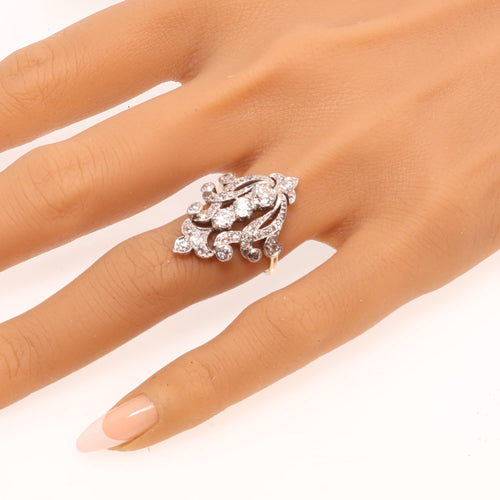 26273-0124.p02_Belle Époque Diamond Scroll Ring in Gold and Platinum circa 1910-en.jpg