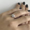 https://ledial.it/app/uploads/2025/05/33443-anello-platino-solitario-diamanti-indossato_sito.jpg