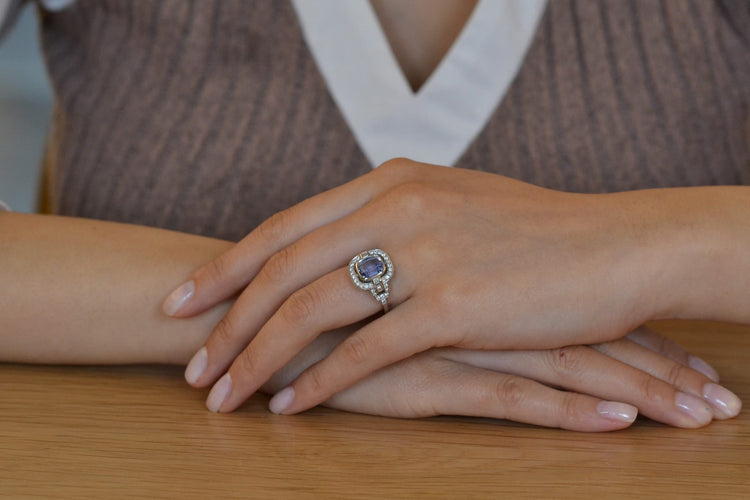 Bague 53 Bague vintage en platine au saphir de 3,46 ct et diamants 58 Facettes 25831-27264