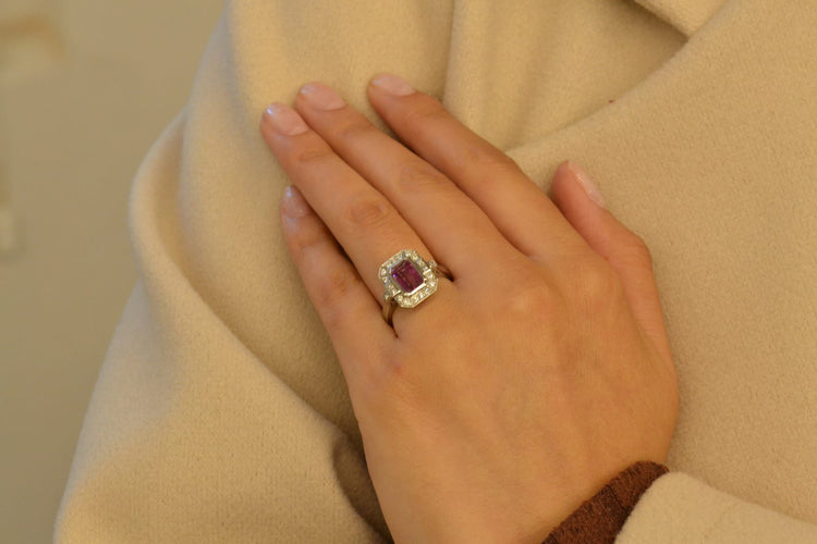 Bague 53 Bague vintage en platine avec saphir rose de 1,57 ct et diamants 58 Facettes 26641-27260