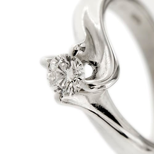Bague 51 Bague solitaire contrarié en or blanc 18 ct avec diamant 0,37 ct 58 Facettes 30220