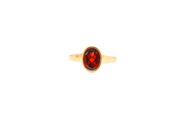 Bague 51 Bague solitaire ovale en or jaune 18k avec grenat 58 Facettes 4078