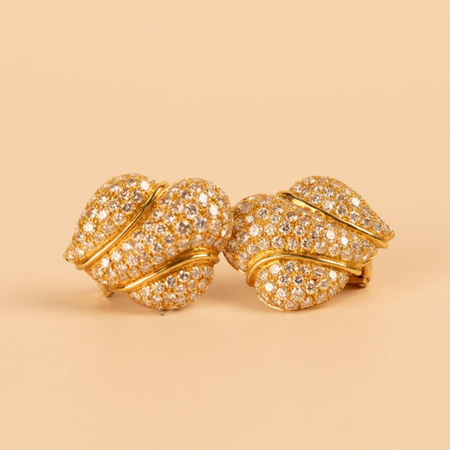 https://cdn.shopify.com/s/files/1/0940/1971/5447/files/mikaelian-100926-42.jpg?v=1789071095