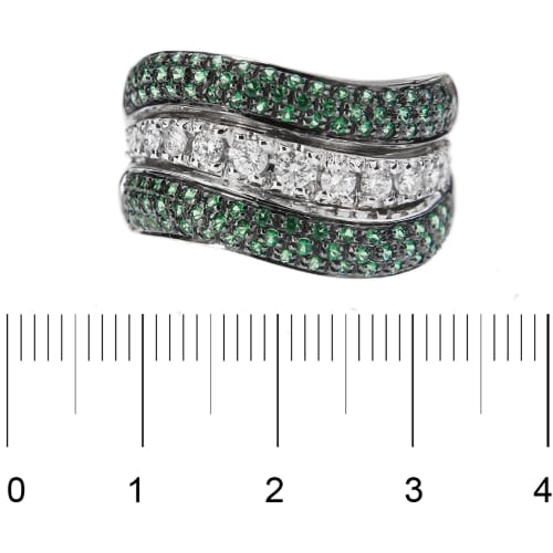 Bague 57 Bague bande ondulée en or blanc 18 ct, diamants et émeraudes 58 Facettes 38594