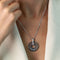 https://cdn.shopify.com/s/files/1/0940/1971/5447/files/chopard-collier-diamants-or-blanc.jpg?v=1790014704