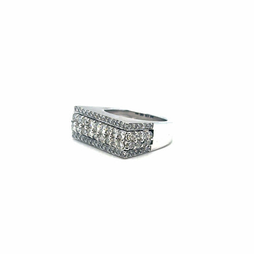 https://cdn.shopify.com/s/files/1/0940/1971/5447/files/bague-moderne-or-blanc-diamant-occasion-seconde-main.jpg?v=1763660791
