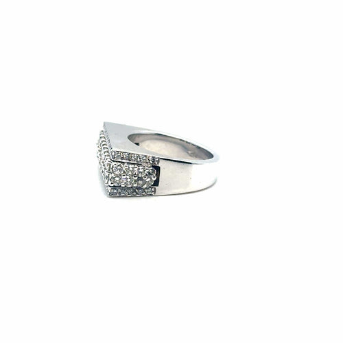 https://cdn.shopify.com/s/files/1/0940/1971/5447/files/bague-moderne-or-blanc-diamant-occasion-seconde-main-bijou.jpg?v=1763660802