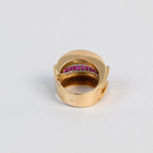 https://cdn.shopify.com/s/files/1/0940/1971/5447/files/bague-tank-rubis-diamants-dessus.jpg?v=1791565194
