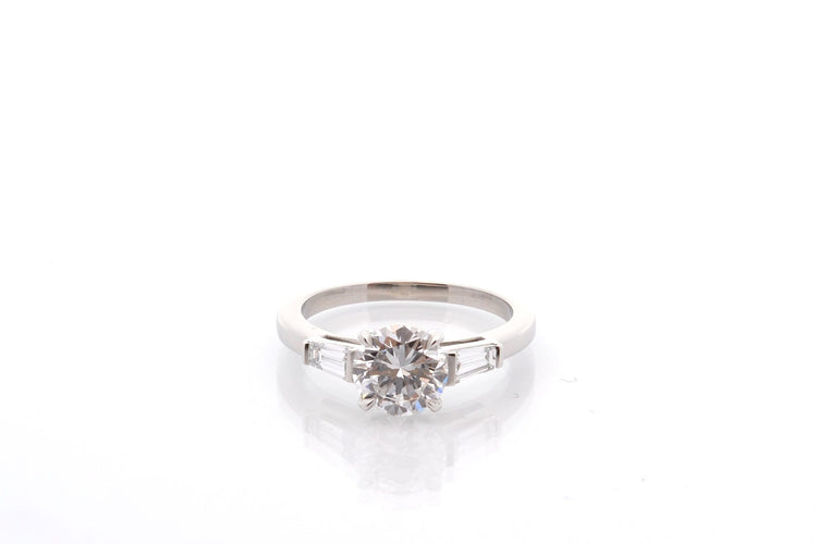 Bague 53 Bague en platine avec diamants 1,36 ct D/VS2 58 Facettes 27414-27617
