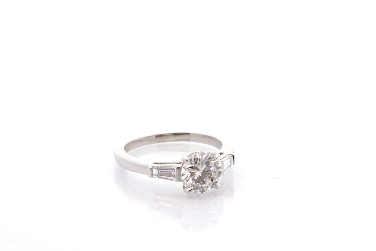 Bague 53 Bague en platine avec diamants 1,36 ct D/VS2 58 Facettes 27414-27617