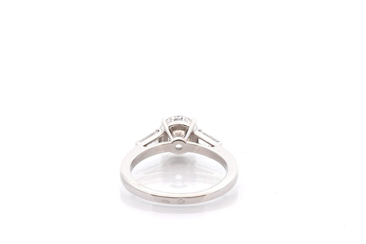 Bague 53 Bague en platine avec diamants 1,36 ct D/VS2 58 Facettes 27414-27617