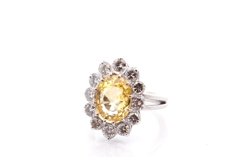 Bague 50.5 Bague saphir jaune de Ceylan 4,68 ct et diamants en or jaune 18k 58 Facettes 27550-27181