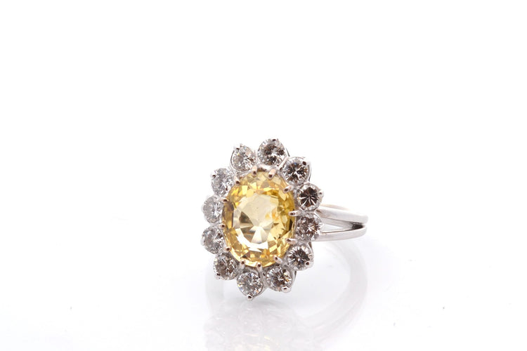 Bague 50.5 Bague saphir jaune de Ceylan 4,68 ct et diamants en or jaune 18k 58 Facettes 27550-27181
