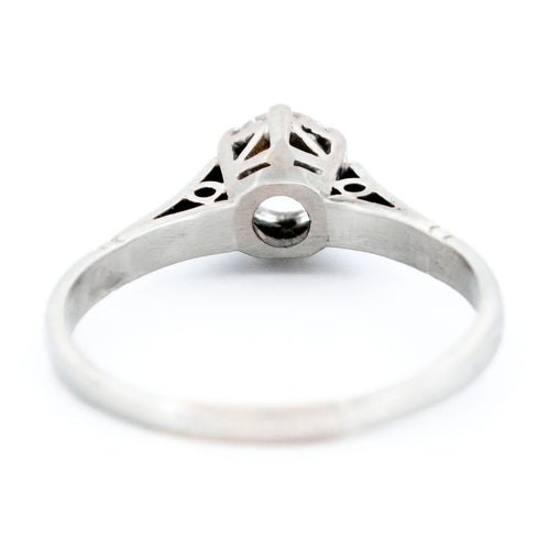 Bague 47 Bague solitaire en or blanc 18k avec diamant taille ancienne 58 Facettes 404E41F883184277BEFD7B8FD3B05EC7