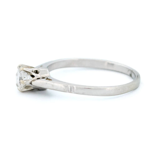 Bague 51 Bague solitaire rétro en or jaune et blanc 14k avec diamant 58 Facettes 7CFD1D485F9B45B895D85A2433C5D286