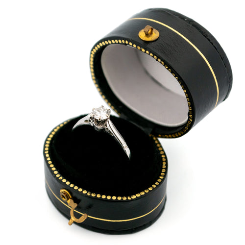 Bague 51 Bague solitaire rétro en or jaune et blanc 14k avec diamant 58 Facettes 7CFD1D485F9B45B895D85A2433C5D286