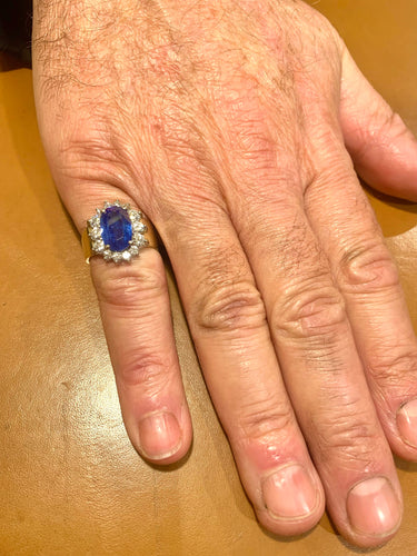 Bague 58 Bague Pompadour - Saphir de Ceylan 6,47 ct, diamants, or jaune 18 ct 58 Facettes BSA113