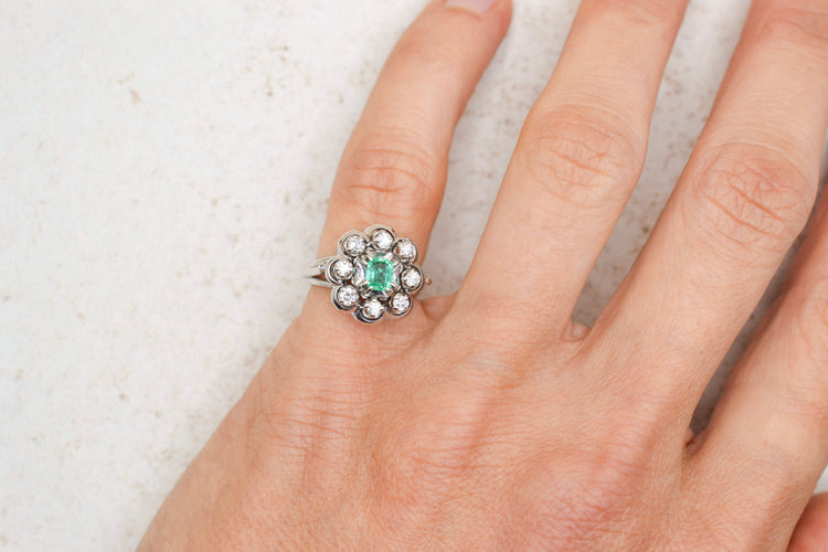 https://cdn.shopify.com/s/files/1/0963/7950/2920/files/bague-seconde-main-vintage-or-blanc.jpg?v=1792577172