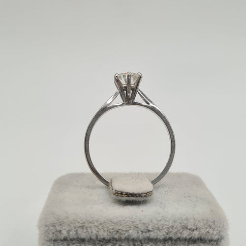 Bague 57 Bague solitaire en or blanc 18k avec diamant taille brillant 0,90 ct 58 Facettes #2880