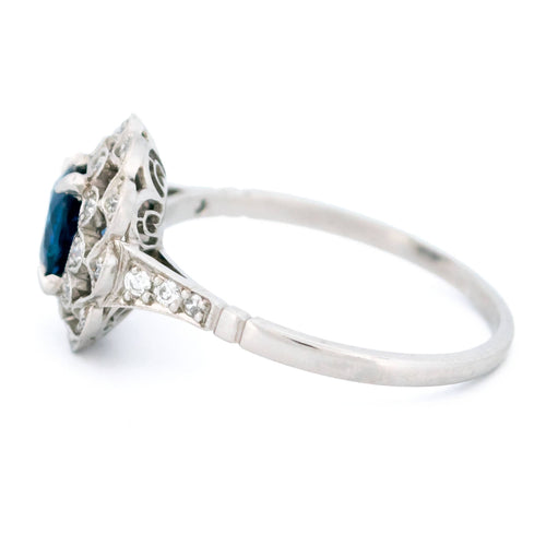 Bague 54 Bague cluster Art déco en platine avec saphir et diamants 58 Facettes A0509B793E254699AD49C1EA40CBF39B