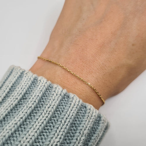 Bracelet Bracelet chaîne en or jaune 18k 58 Facettes #4409