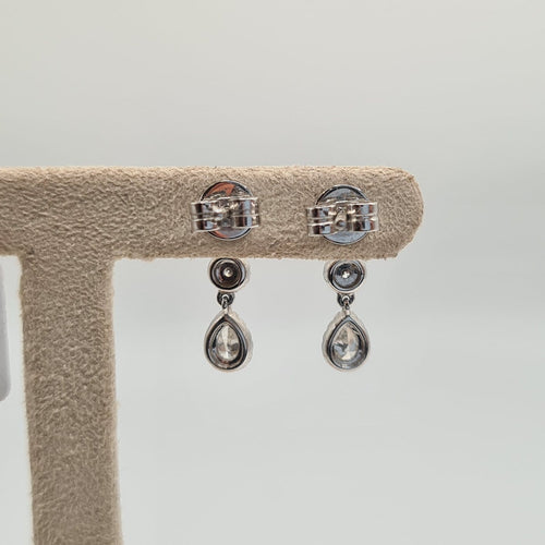 Boucles d'oreilles Boucles d’oreilles en or blanc 18k avec diamants naturels 58 Facettes #4483