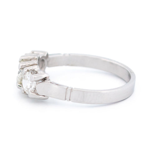 Bague 53 Bague trilogie en platine avec diamants taille ancienne 58 Facettes 0472804AB5EE4A159037190DC21CD41A