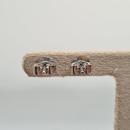 Boucles d'oreilles Boucles d’oreilles en or blanc et diamants naturels 58 Facettes #4865