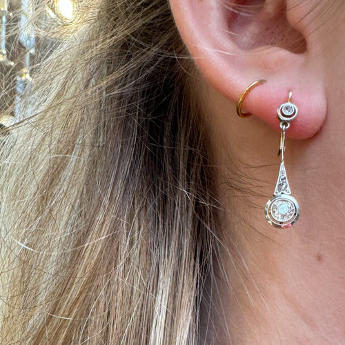 Boucles d'oreilles Boucles d’oreilles pendantes Art déco en or jaune et blanc 18k, diamants 58 Facettes AB1E518706D34E52BF5F76079DEFDAAC