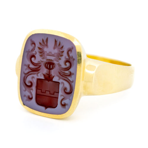 Bague 66 Bague chevalière armoriée en or 14k et cornaline intaille 58 Facettes 84EF1785073345599B2E6B4BC7956834