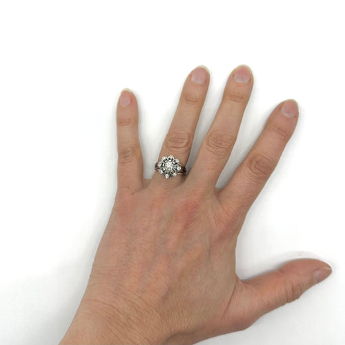 Bague 56 Bague chou en or blanc 750 et diamants 58 Facettes Z15B51639