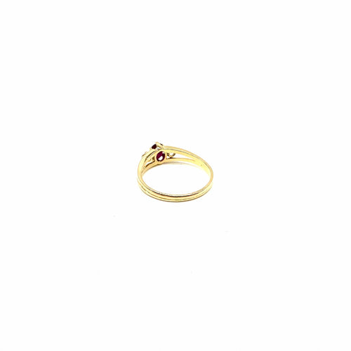 Bague 52 Bague en or jaune 750 avec rubis et diamants 58 Facettes Z1351876