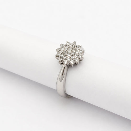 Bague 55 Bague marguerite en or blanc et diamants 58 Facettes 15996