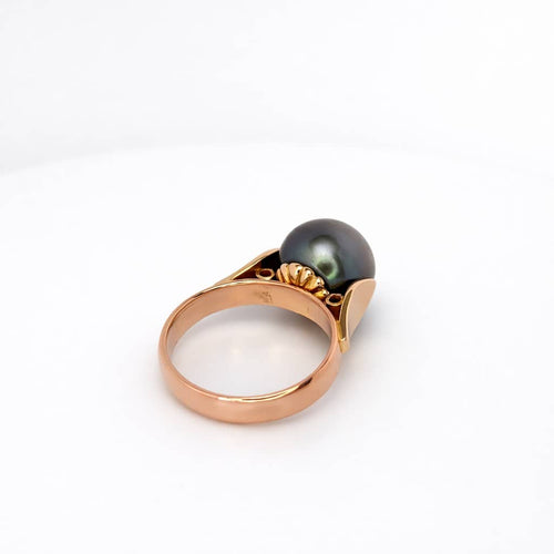 Bague 50 Bague en or rose 18 carats et perle grise 58 Facettes 25040