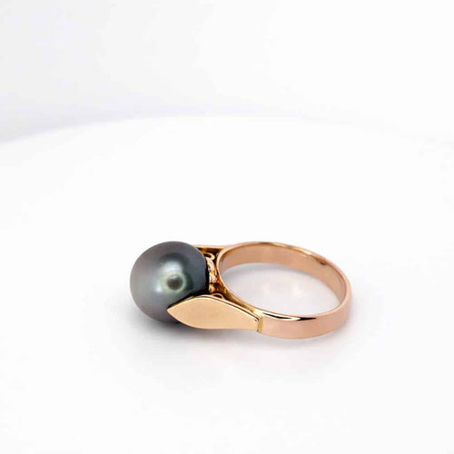 Bague 50 Bague en or rose 18 carats et perle grise 58 Facettes 25040